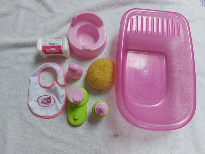 Baignoire 32 cm et accessoires bébé ecoiffier