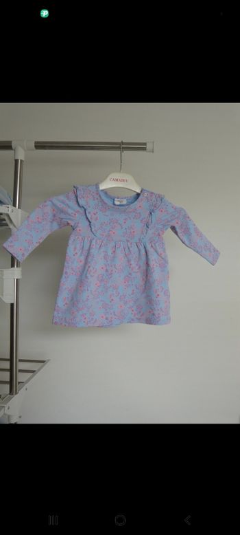 Robe bleu et blanche