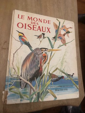 Pierre Probst auteur Caroline - livre encyclopédie le monde des oiseaux Hachette