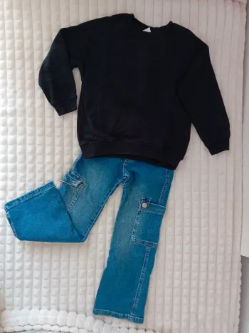 Ensemble fille sweat +jean 6ans Zara 💙🖤