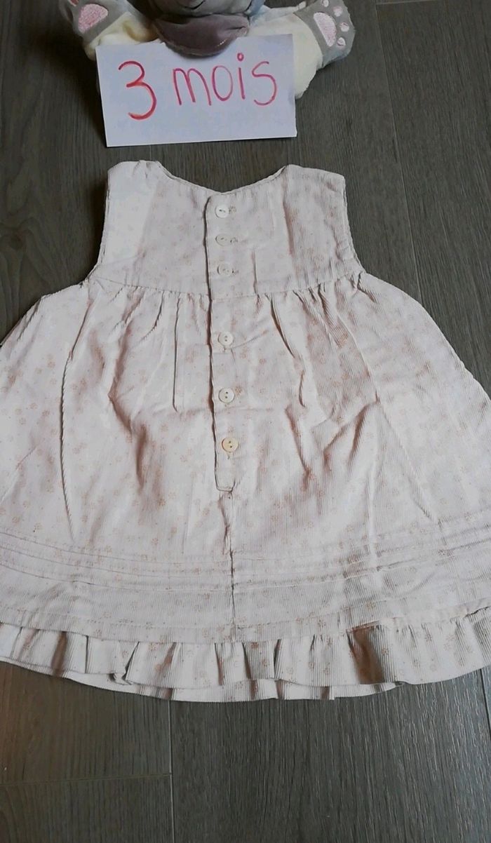 Robe 3 mois - photo numéro 3