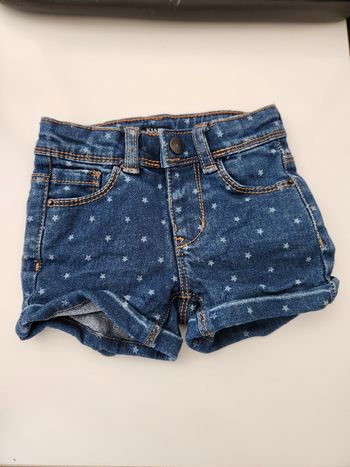 Short fille