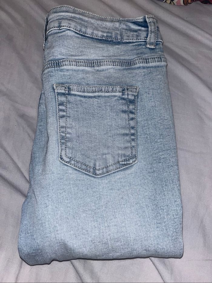 Jean 10-11 ans quasi tout neuf