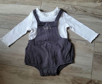 Ensemble combinaison courte et t-shirt manches longues  taille 18 mois