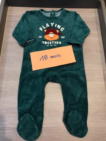 Pyjama vert foncé renard sportif Kiabi 18 mois 🦊