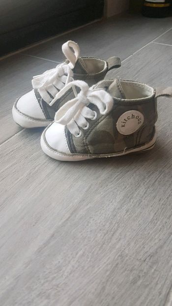 Chaussures/chaussons bébés 0-6 mois