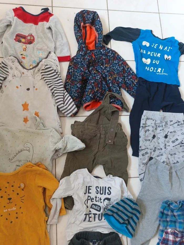 Lot 17 vêtements garçon 24 mois - photo numéro 4