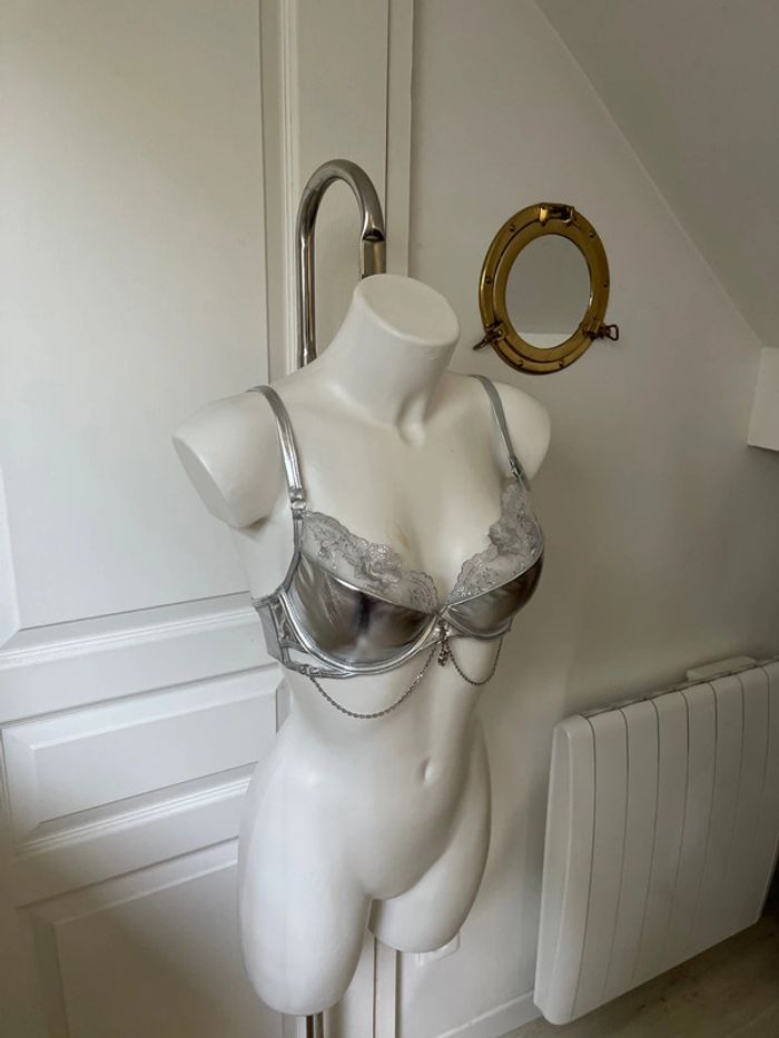 Soutien-gorge argenté