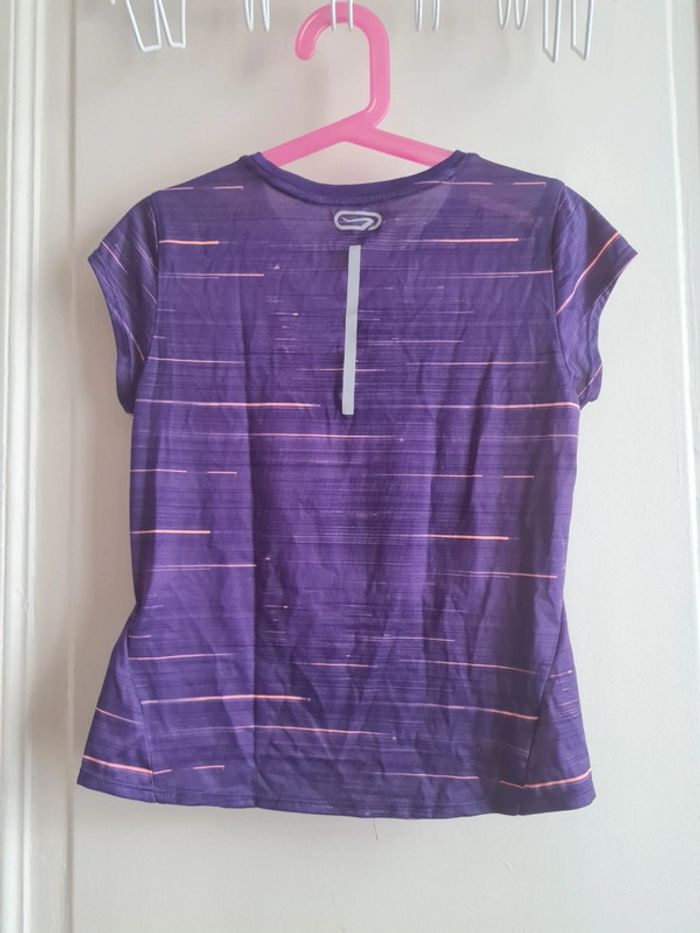 Tee shirt de sport Decathlon taille 8 ans - photo numéro 2