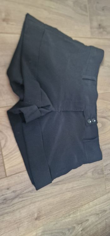 Short noir