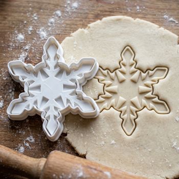 Emporte-pièce Flocon de Neige - Découpoir Pâtisserie pour Biscuits et Sablés de Noël