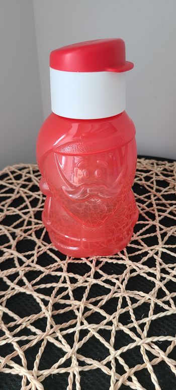 Gourde rouge père noël neuve tupperware
