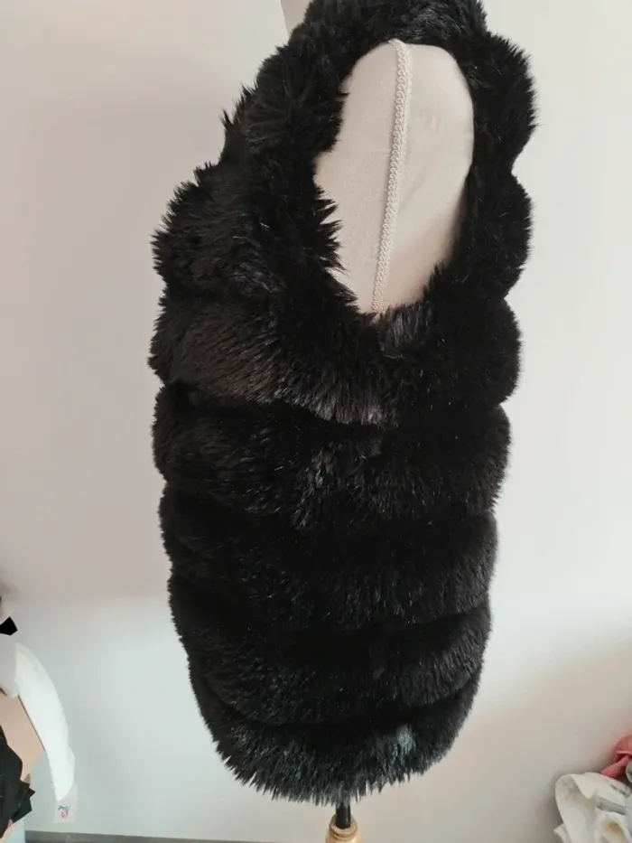 Veste sans manches fausse fourrure - photo numéro 2