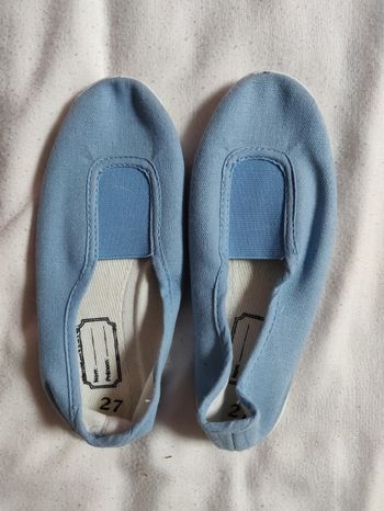 Chaussons gymnastique bleu clair taille 27 neufs
