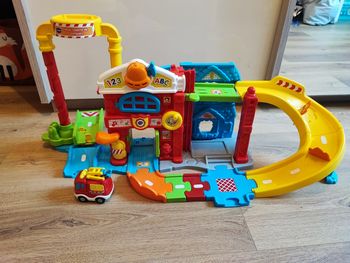 Maxi caserne de pompiers tut tut bolide