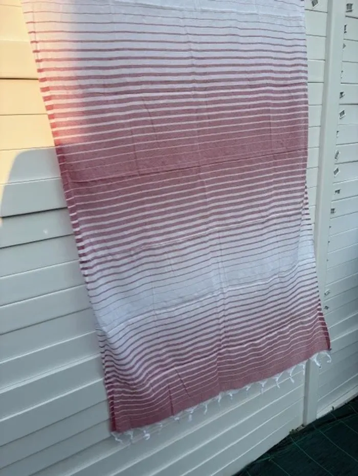 fouta serviette de plage rose foncé 100 x 180 cm - photo numéro 3