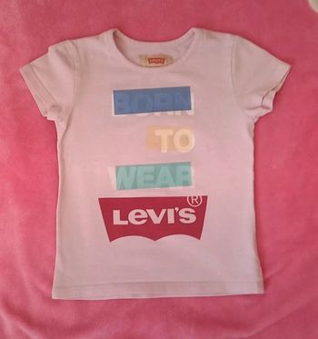 T-shirt Levis taille 4 ans en très bon état