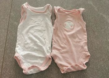 Lot bodies sans manches bébé fille 9/12 mois