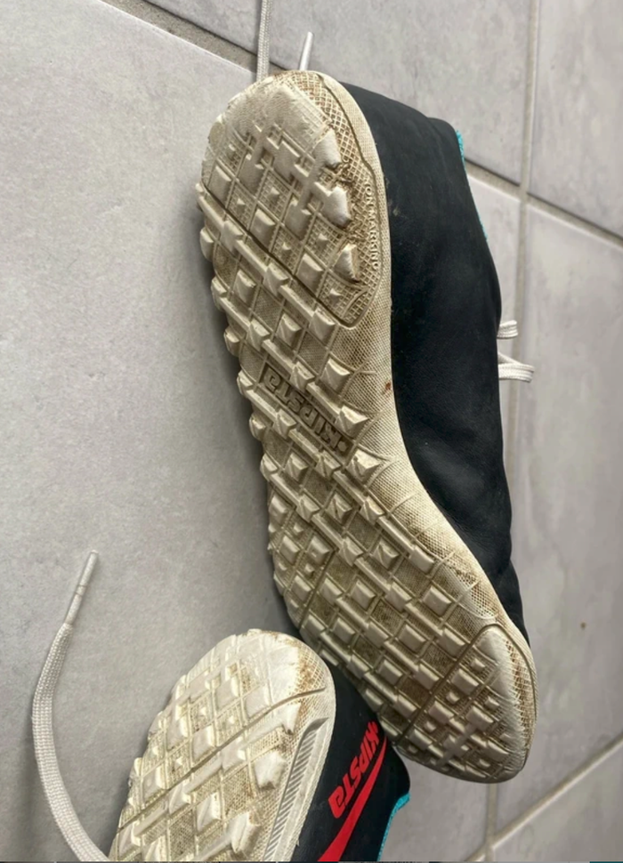 Chaussures futsal ou city T 33 - photo numéro 3