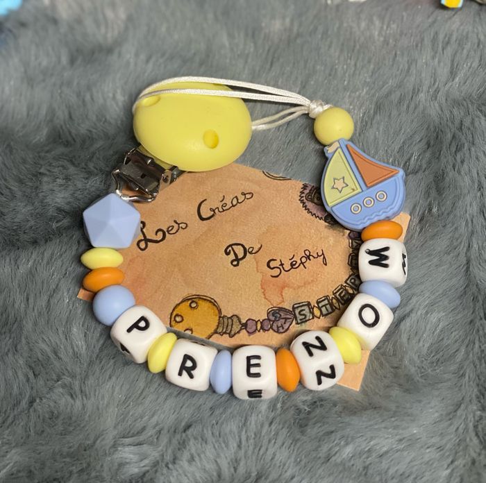 Attache tétine personnalisée