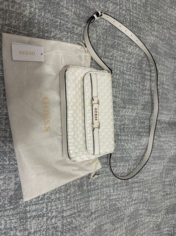 Sac à épaule bandoulière GUESS Maika Crossbody Flap White 