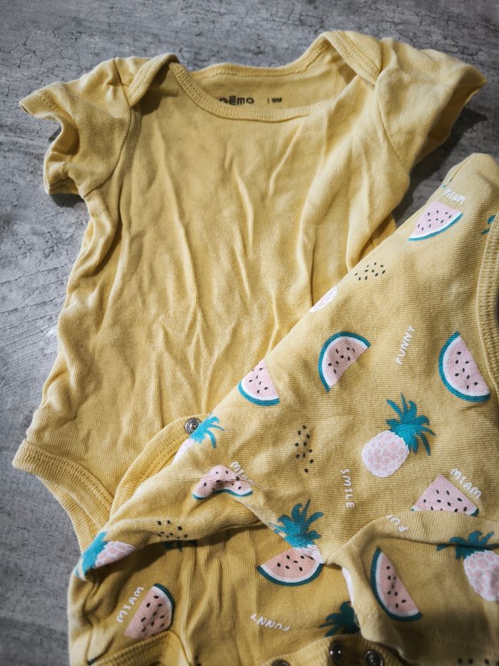 Lot 2 bodys jaune - photo numéro 2