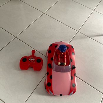 Voiture télécommander  miraculouse