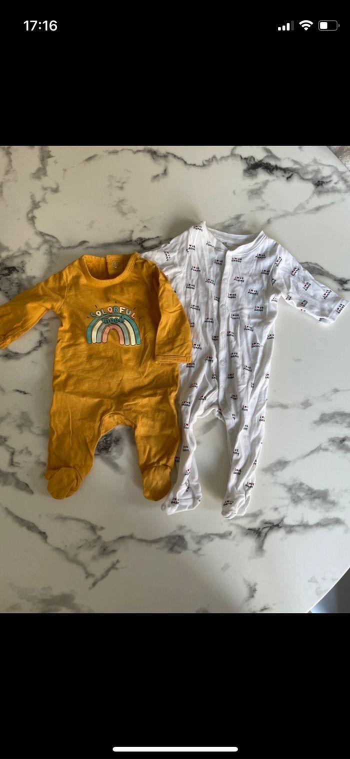 Lots pyjamas 1 mois - photo numéro 3