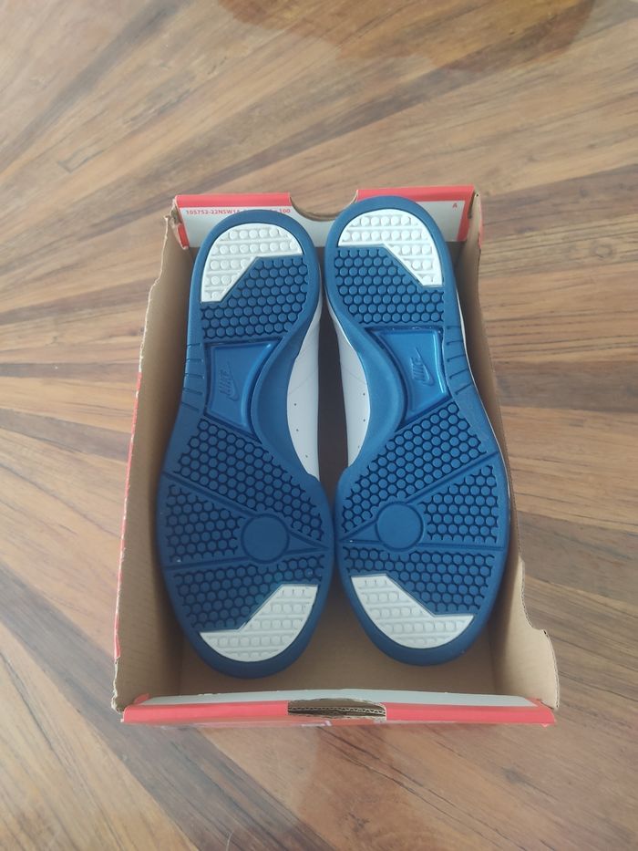 Baskets Nike grandstand ll T 38.5 - photo numéro 7