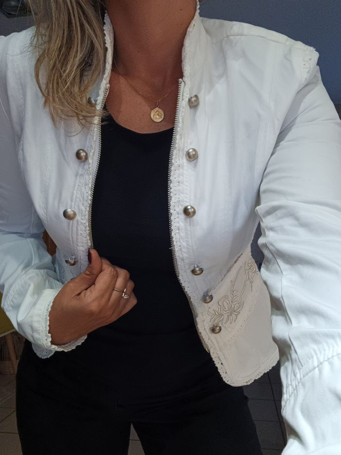 Veste blanche - photo numéro 2