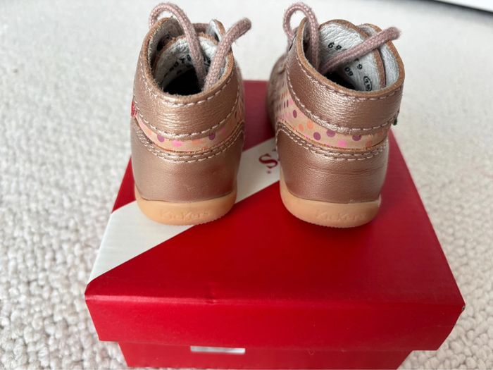 Chaussure de marche Kickers pointure 19 semelle en cuir - photo numéro 5