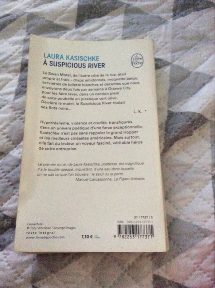 #A suspicious river Laura Kasischke - photo numéro 3