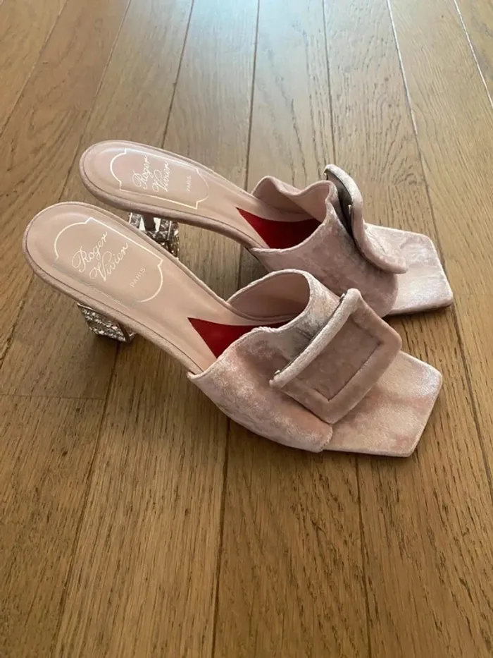 Mules en velours rose et talons strass Roger Vivier taille 36 1/2 - photo numéro 5