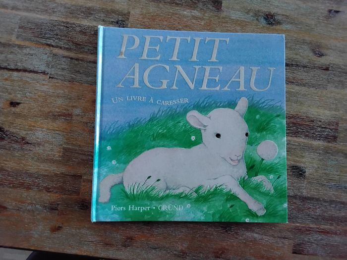 Livre à caresser Petit agneau - Gründ