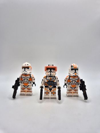 Figurines type lego Commandant clone Cody avec clones troopers Waxer et Boil de la 212ème star wars