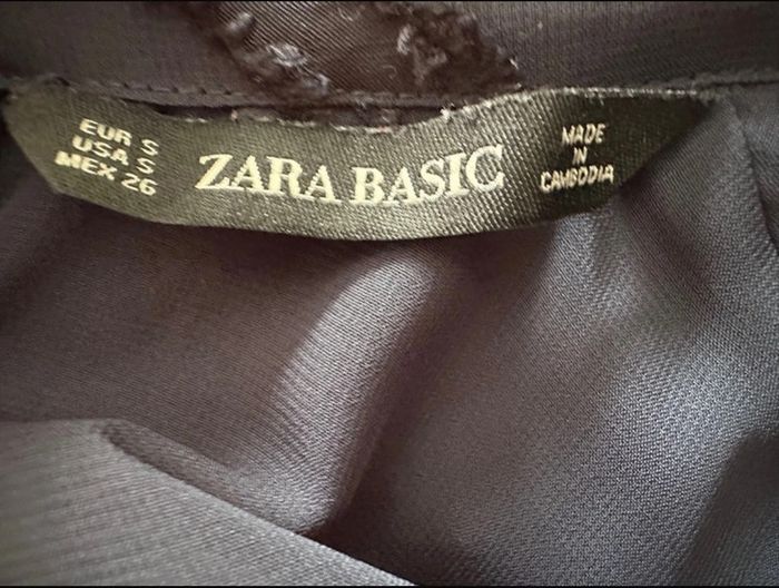 Robe Zara Fleurie Noire - photo numéro 3