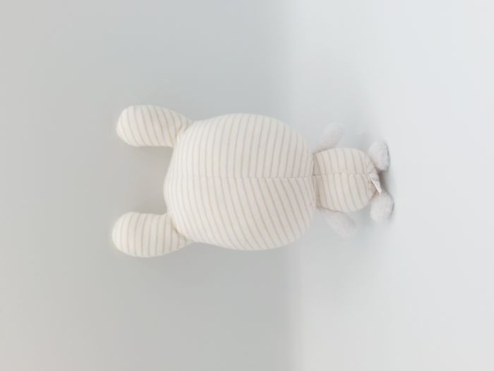 Petite Peluche doudou lapin blanc rayures beige PETIT CONFETTI 18 cm - photo numéro 2