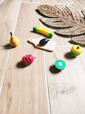 🍅 Dinette lot de fruits et plateau en bois marque Oxybul