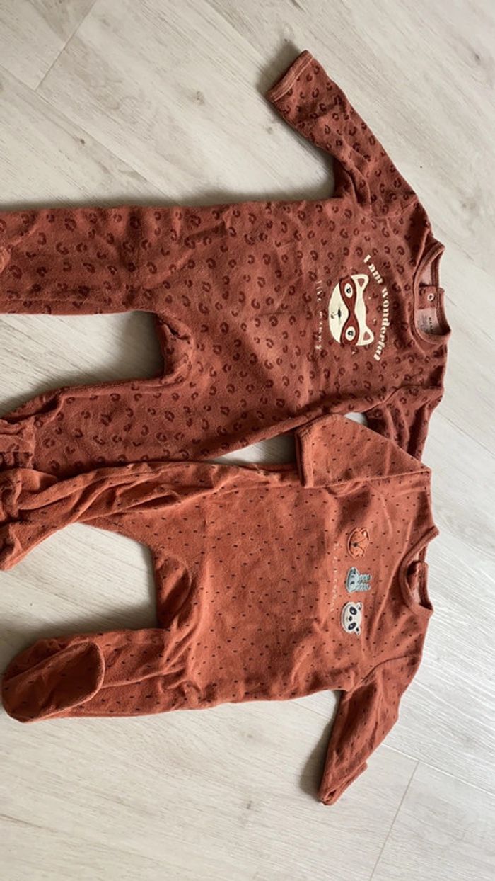 Lot deux pyjamas 9 mois