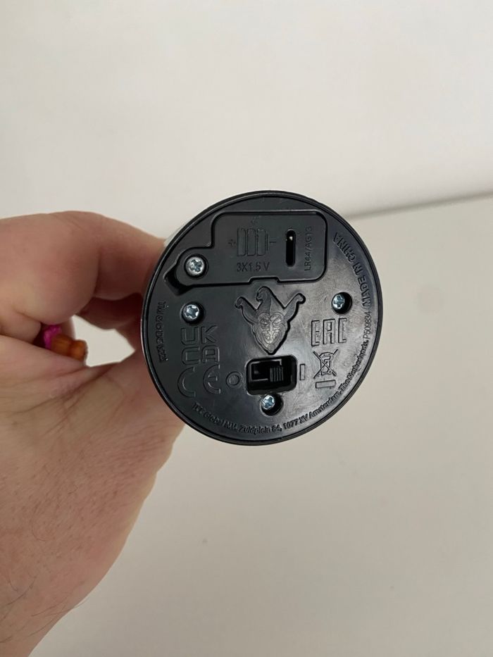 Figurine de Collection Le Joker (Batman) – Socle lumineux vert - photo numéro 3