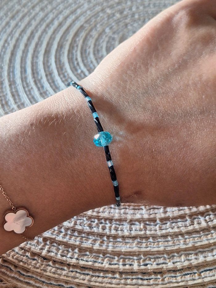 Bracelet fantaisie noir et bleu - photo numéro 3