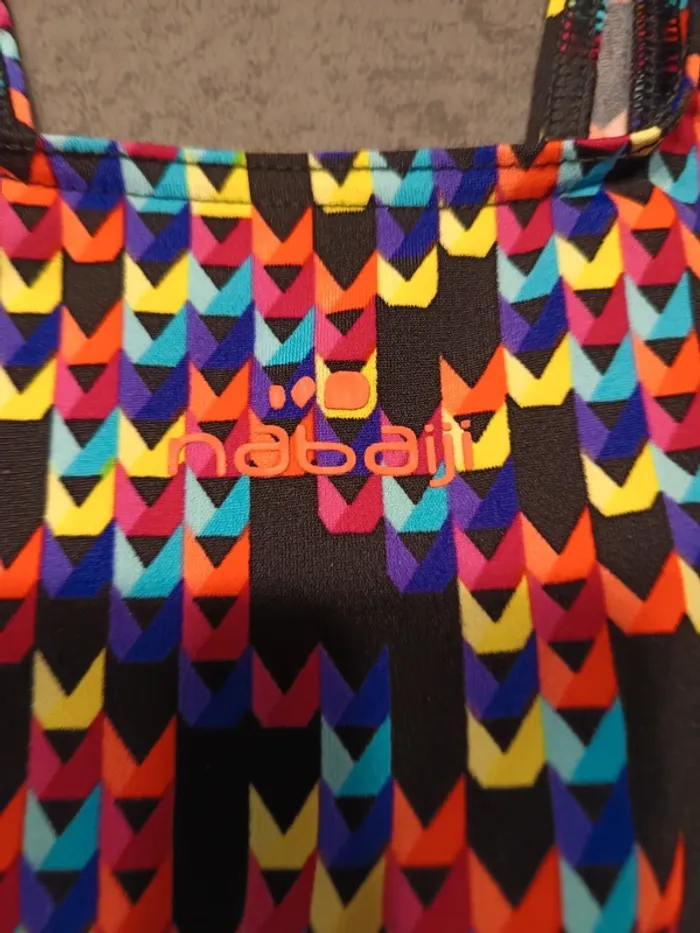 Vends lot de 2 maillots de bain 1 pièce nabaiji et tribord taille 10 ans. - photo numéro 6