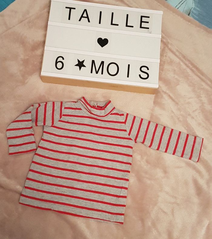 Tee shirt rayé gris et rouge 6 mois