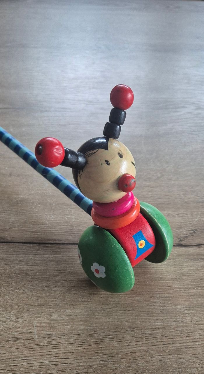 Coccinelle en bois à pousser - photo numéro 2