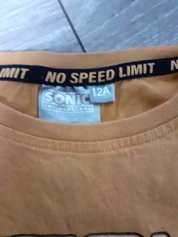 T shirt sonic