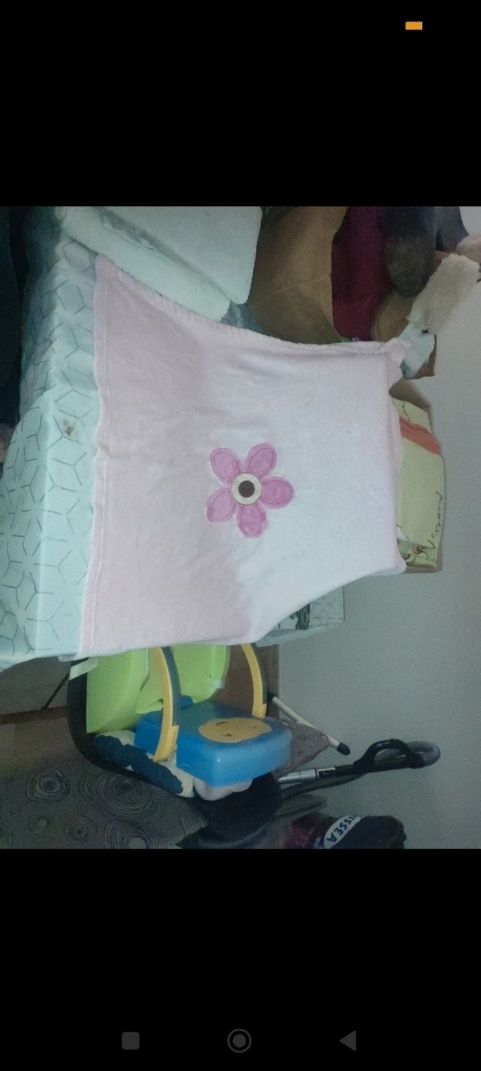 Petite plaide douce bébé