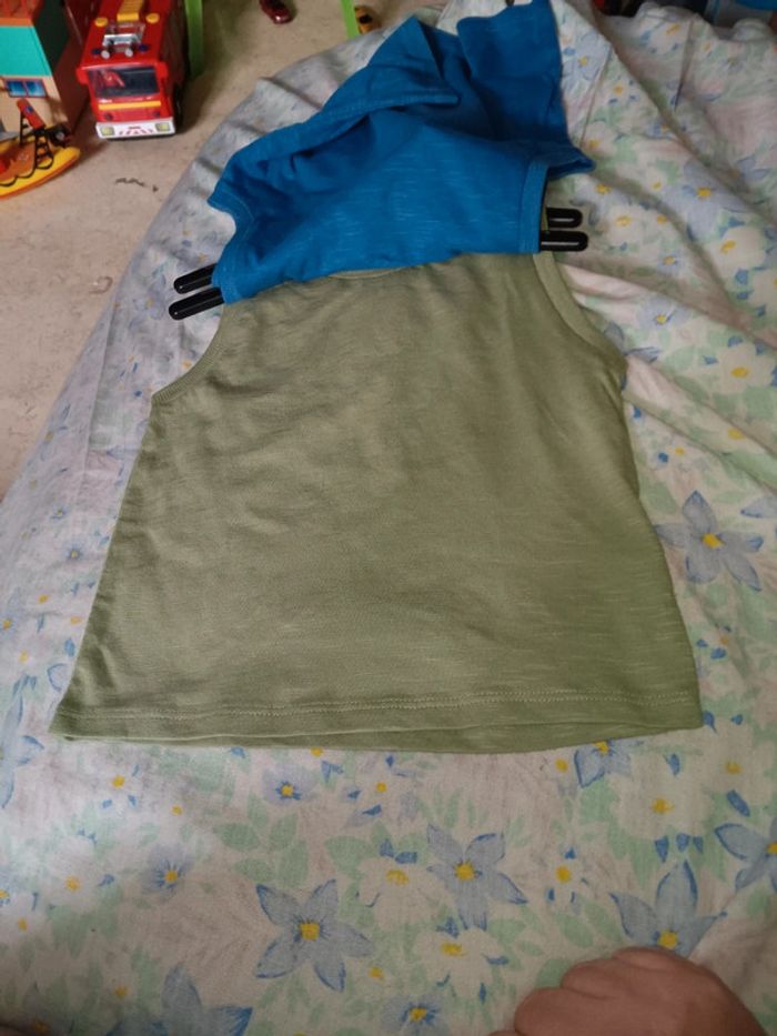 Lot 2 débardeurs 9 mois pas utilisés tex - photo numéro 2