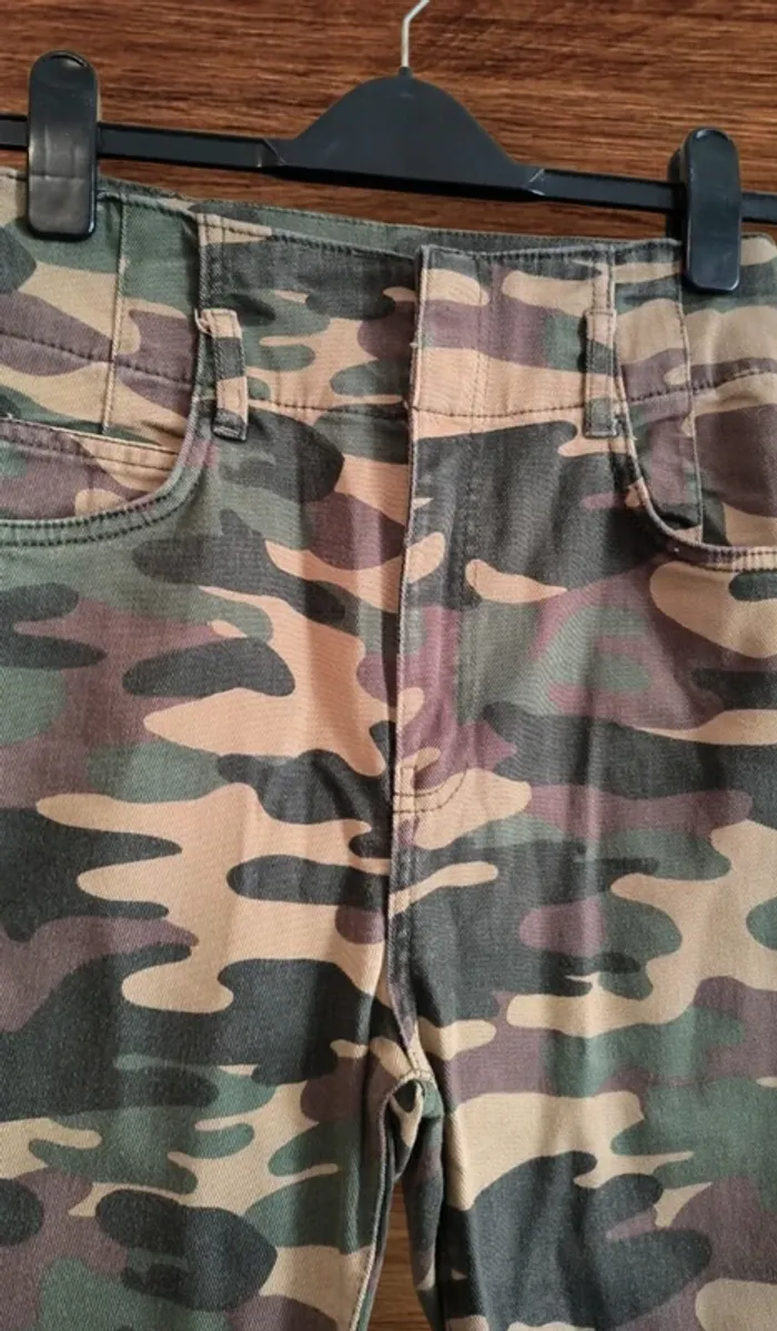 🌿 Pantalon Camouflage Taille 38 🌿 - photo numéro 3