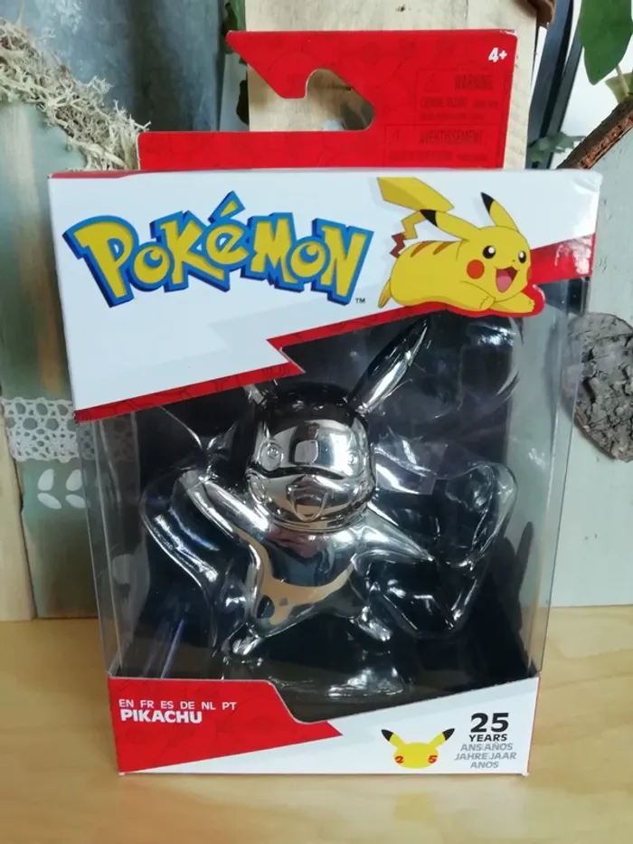 Lot figurines Pokémon pokemon anniversaire 25th argent Pikachu Evoli Osselait Rondoudou - photo numéro 2