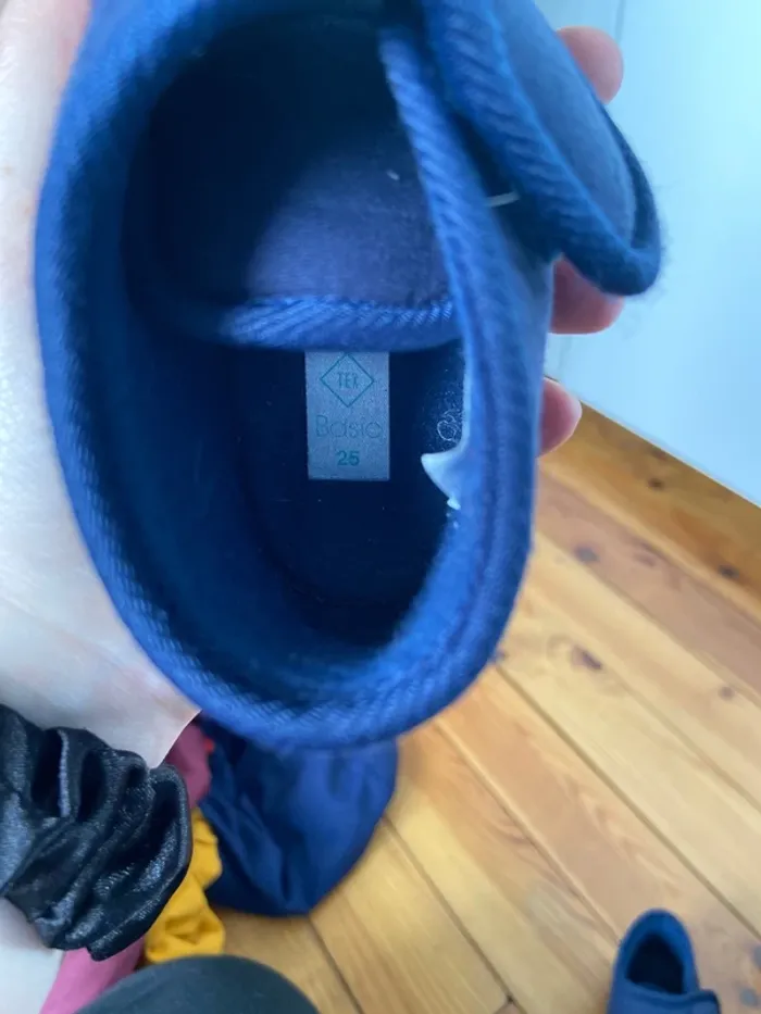 Chaussons dinosaures taille 25 - photo numéro 2